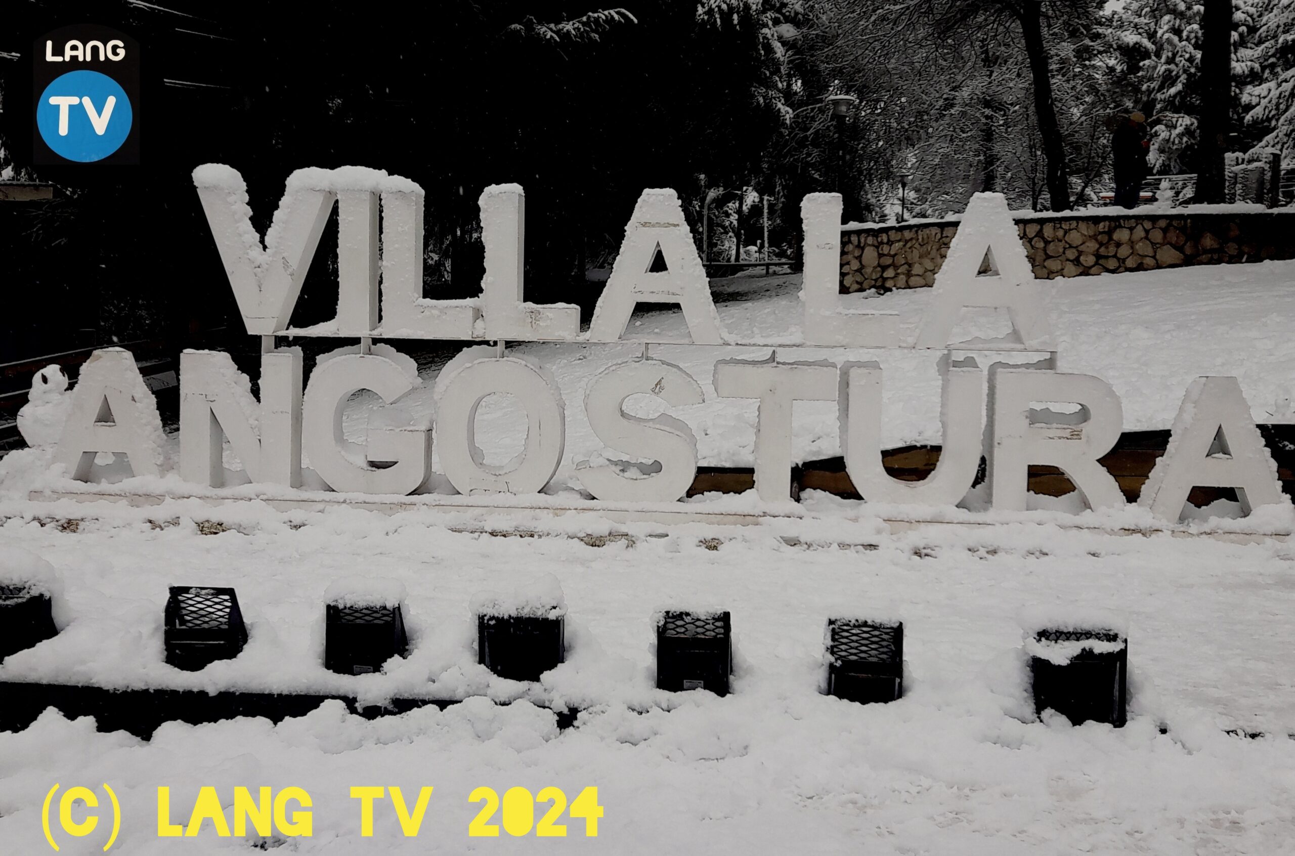 SOCIEDAD: LLEGO LA NIEVE A LA VILLA