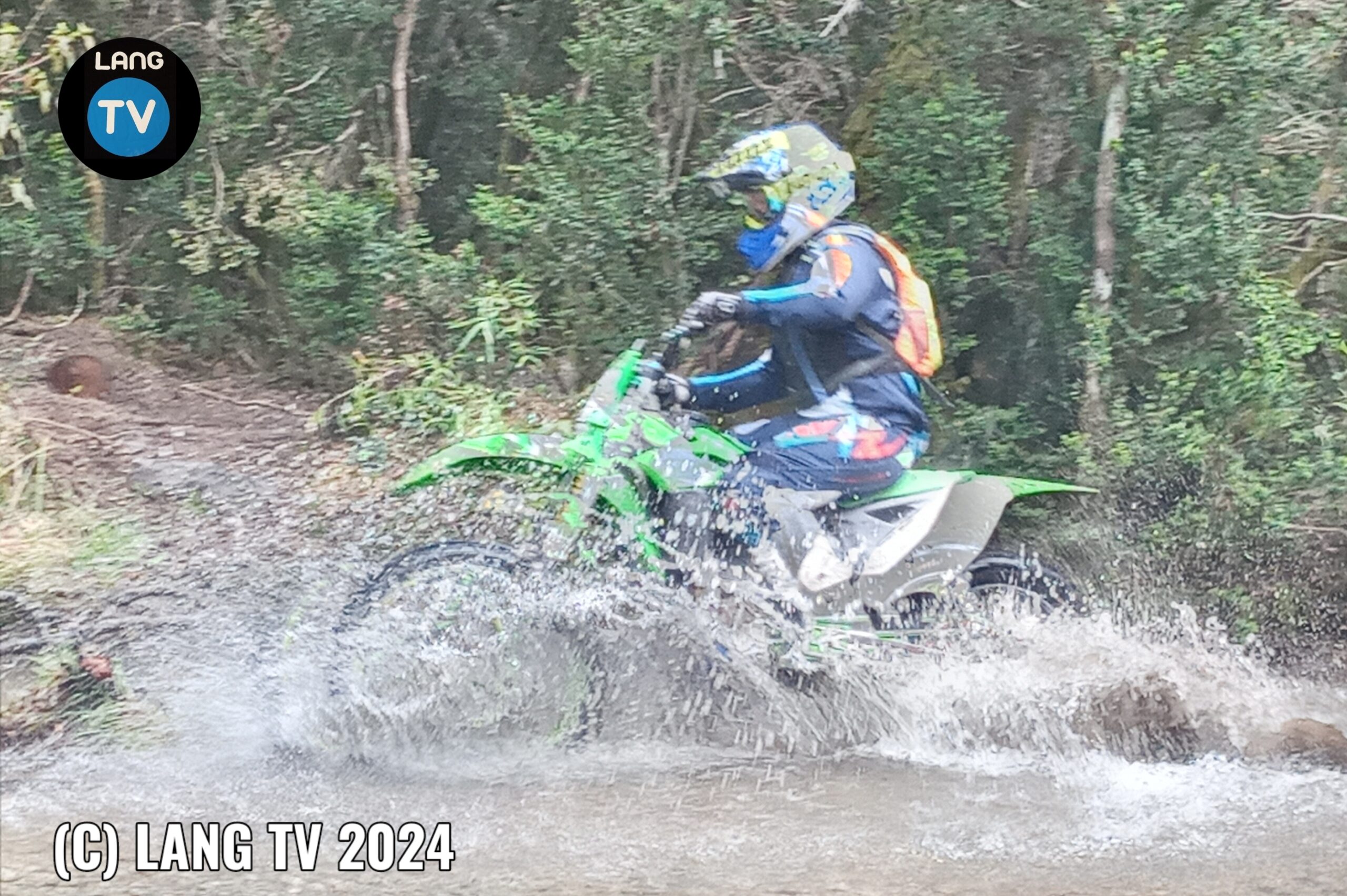 DEPORTES: IMPECABLE REGRESO DE LAS MOTOS A LA ANGOSTURA, CON EL ENDURO CORDILLERANO