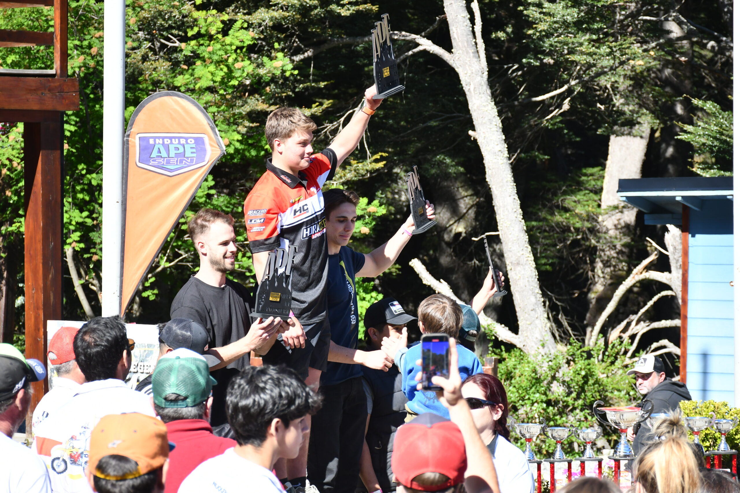 DEPORTES: FINAL DEL ENDURO APE, SALINAS-DETRY SMITH-MARTINO-HENSEL GANADORES