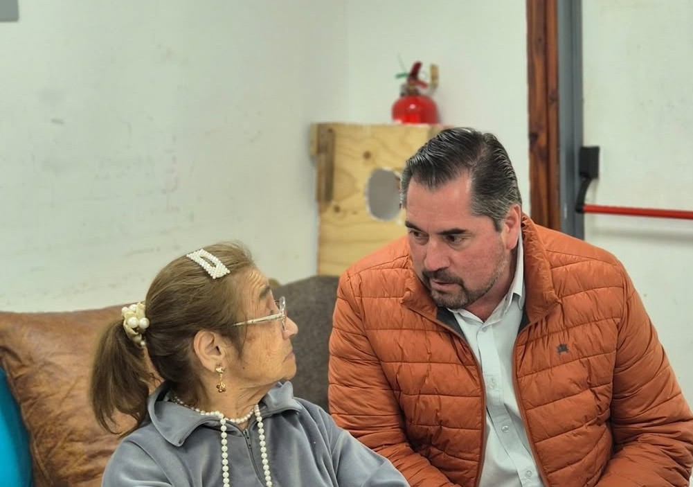 SOCIEDAD: NUEVO TERMOTANQUE PARA EL HOGAR ALVAREZ
