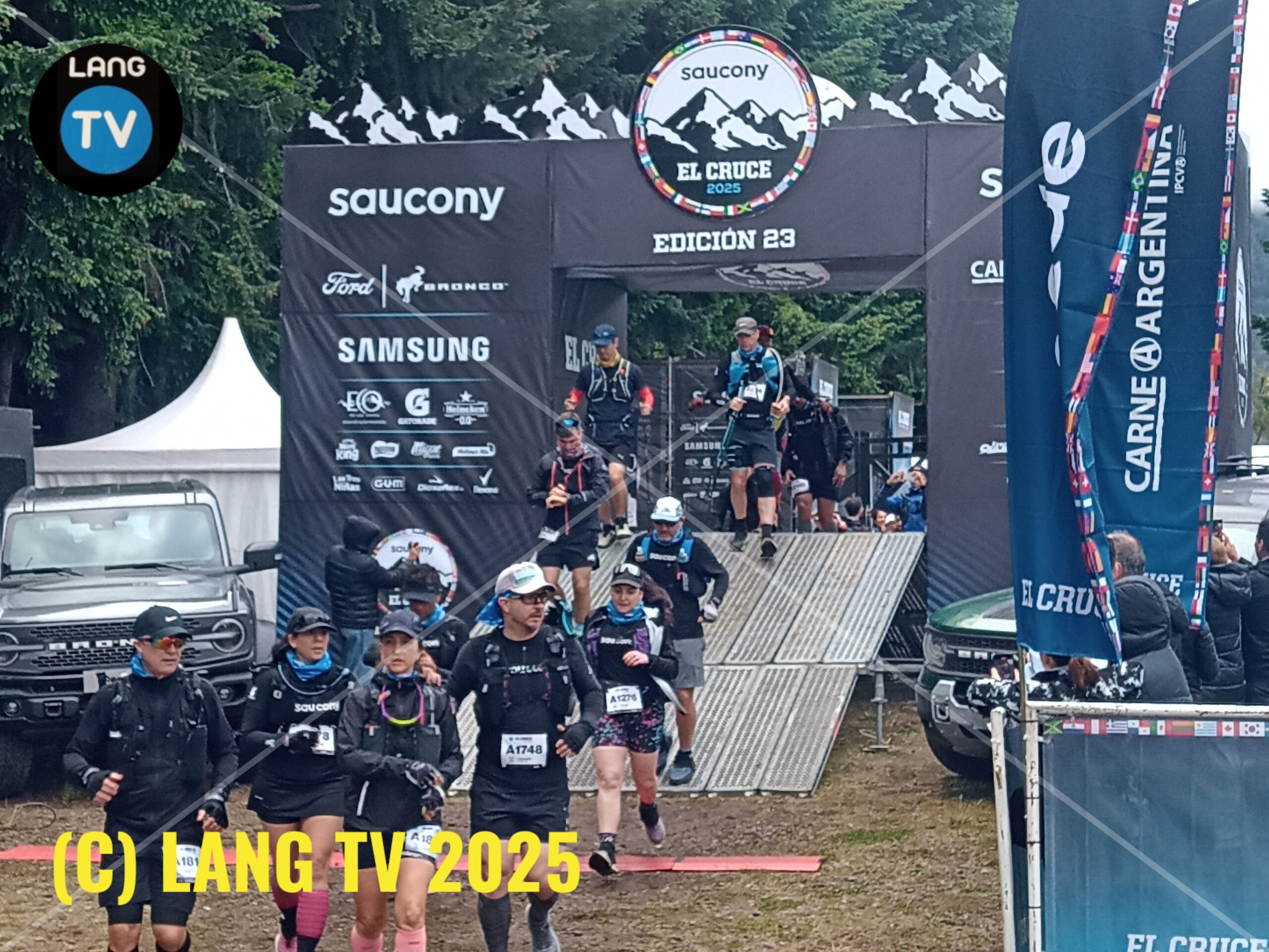 DEPORTES: COMENZO EL CRUCE SAUCONY 2025, CON CORREDORXS DE LOS 5 CONTINENTES