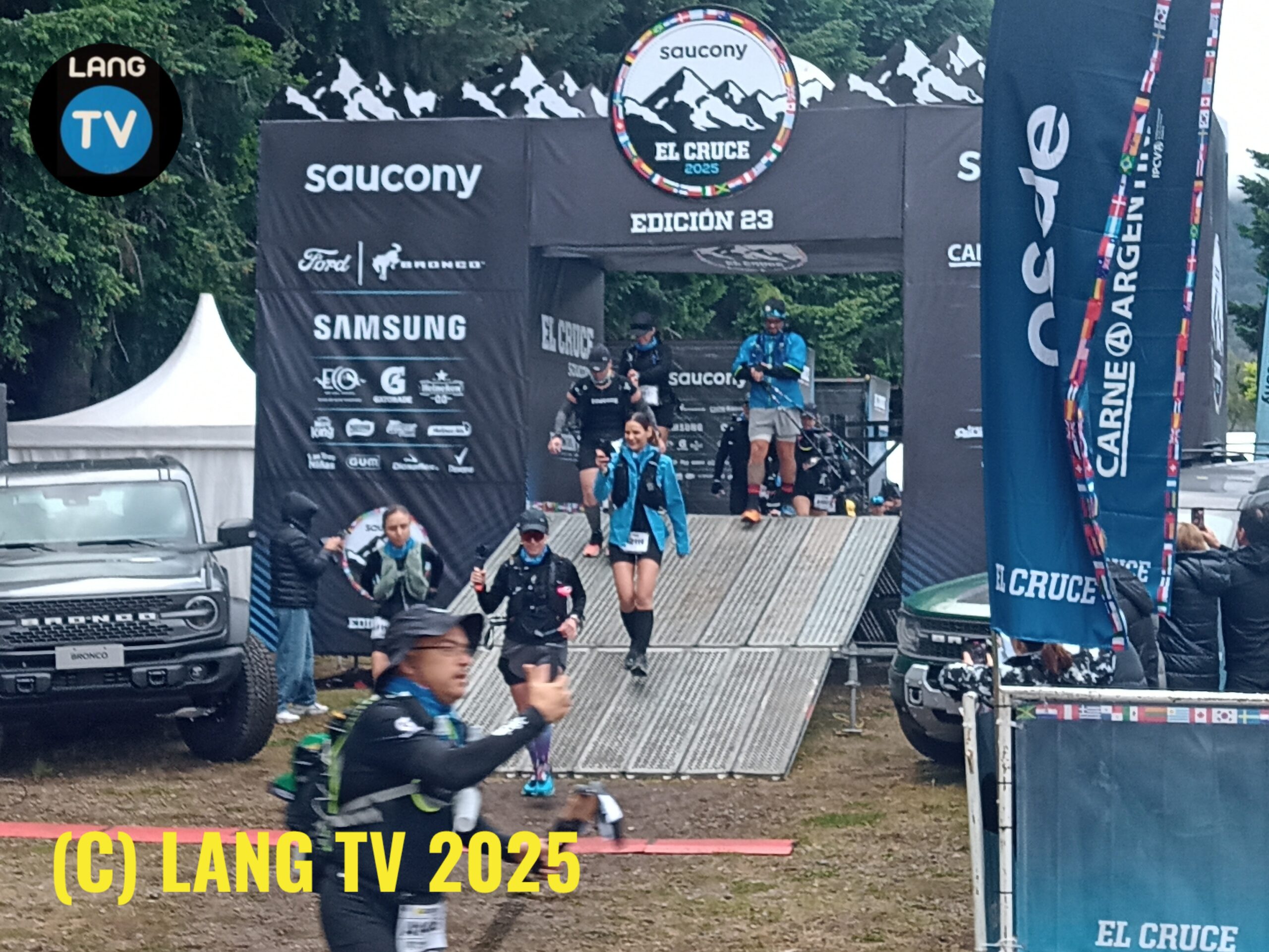 DEPORTES: EL CRUCE SAUCONY 2025, MULTICULTURAL