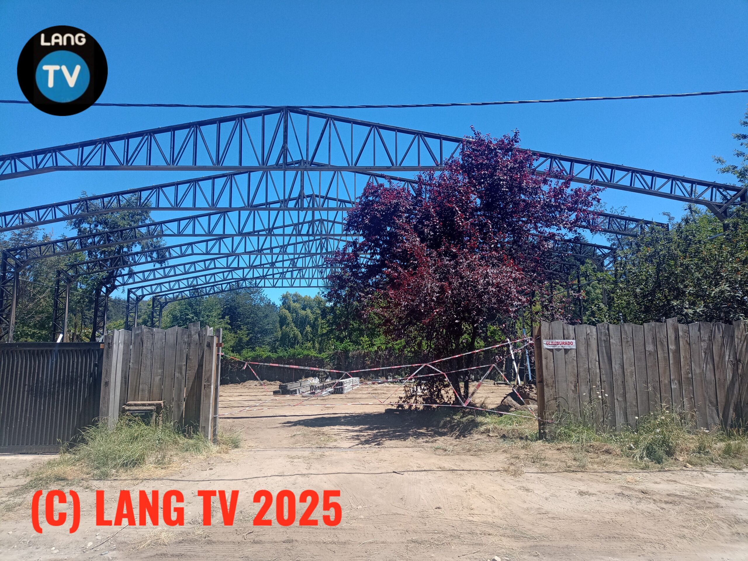 SOCIEDAD: CLAUSURAN OBRA A 5 CUADRAS DE LA MUNICIPALIDAD, POR IRREGULARIDADES, SERIAN REINCIDENTES