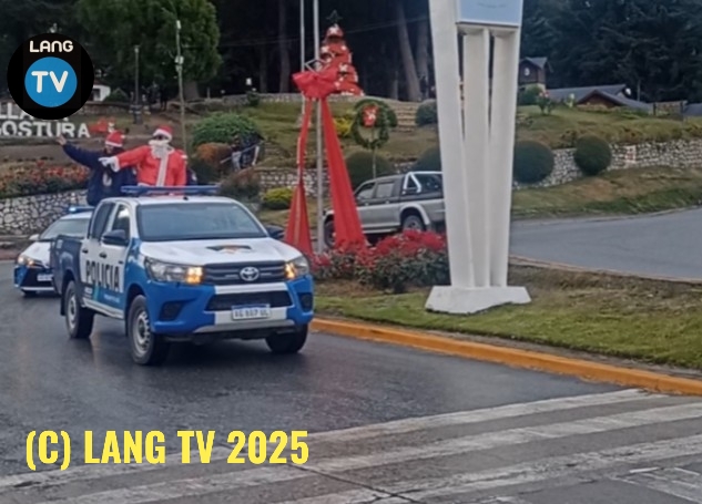 SOCIEDAD: ASI FUE LA VISITA DE PAPA NOEL A LA COMISARIA 28