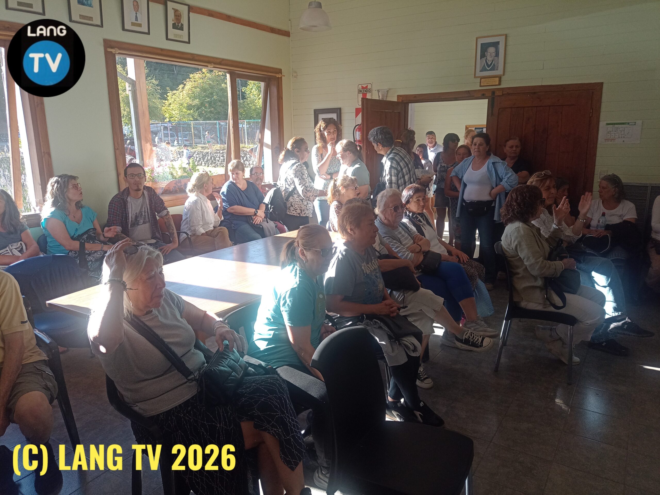 POLITICA: HABEMUS BOMBAS Y BUZO………PERO TAMBIÉN CATARSIS