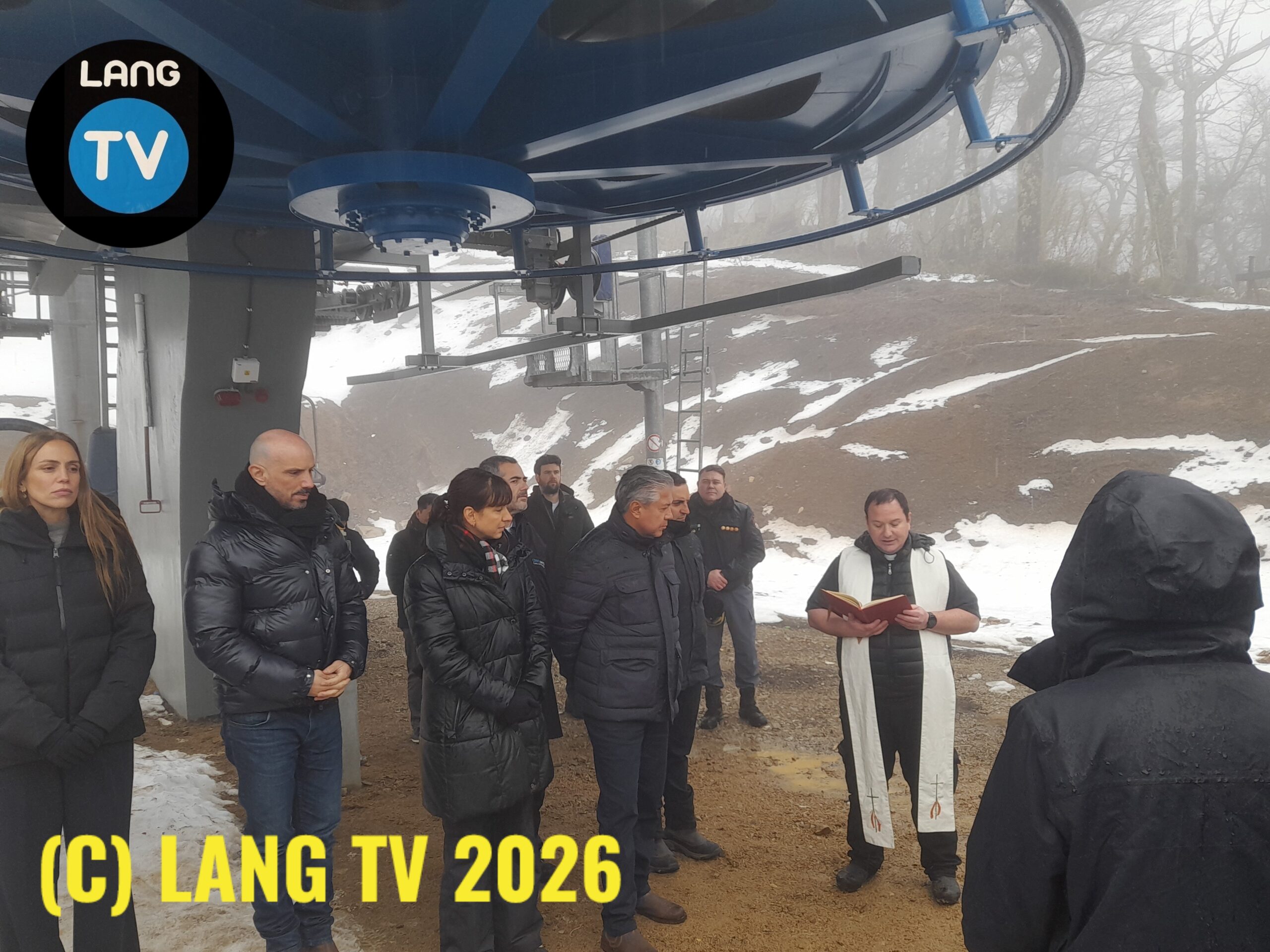 TURISMO: CON EL GOBERNADOR Y LA BENDICION DEL PADRE ARIEL DEL PRADO CERRO BAYO SKI BOUTIQUE INAUGURO LA BOSQUE EXPRESS TELESILLA CUADRUPLE