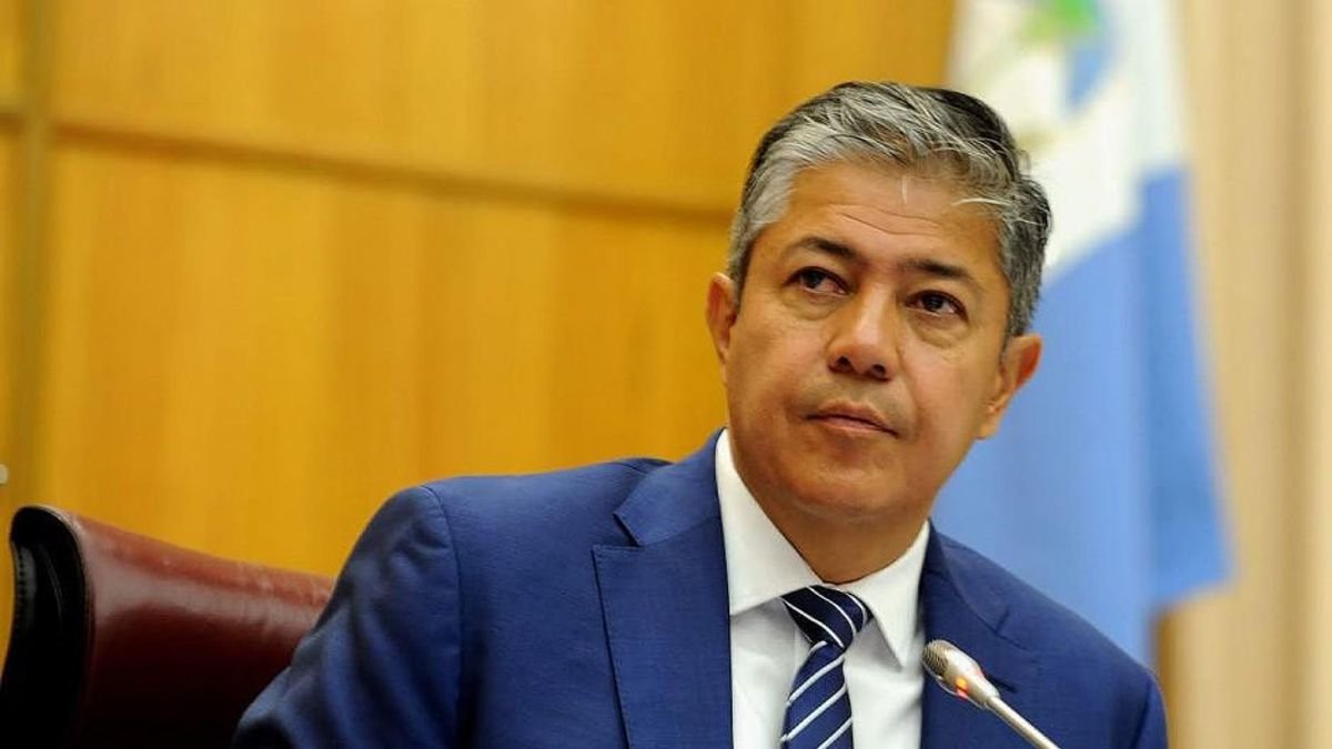 POLITICA: EX CONVENCIONALES DE ANGOSTURA ACUSAN AL GOBERNADOR POR EL DESALOJO A MEDIAS DE LOS MAPUCHES (Y AL INTENDENTE Y DELIBERANTE POR QUERER CONSTRUIR ESCUELAS EN UN ESPACIO VERDE)